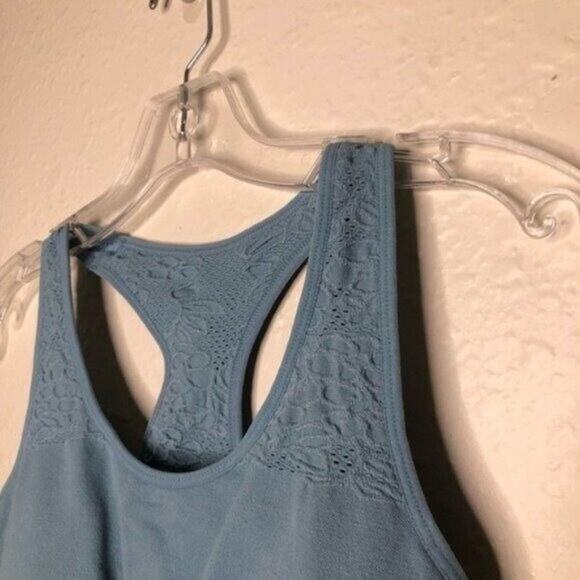 Fabletics Womens Sports Bra Size M Sleeveless Activewear Workout Pullover Blue - Picture 5 of 5